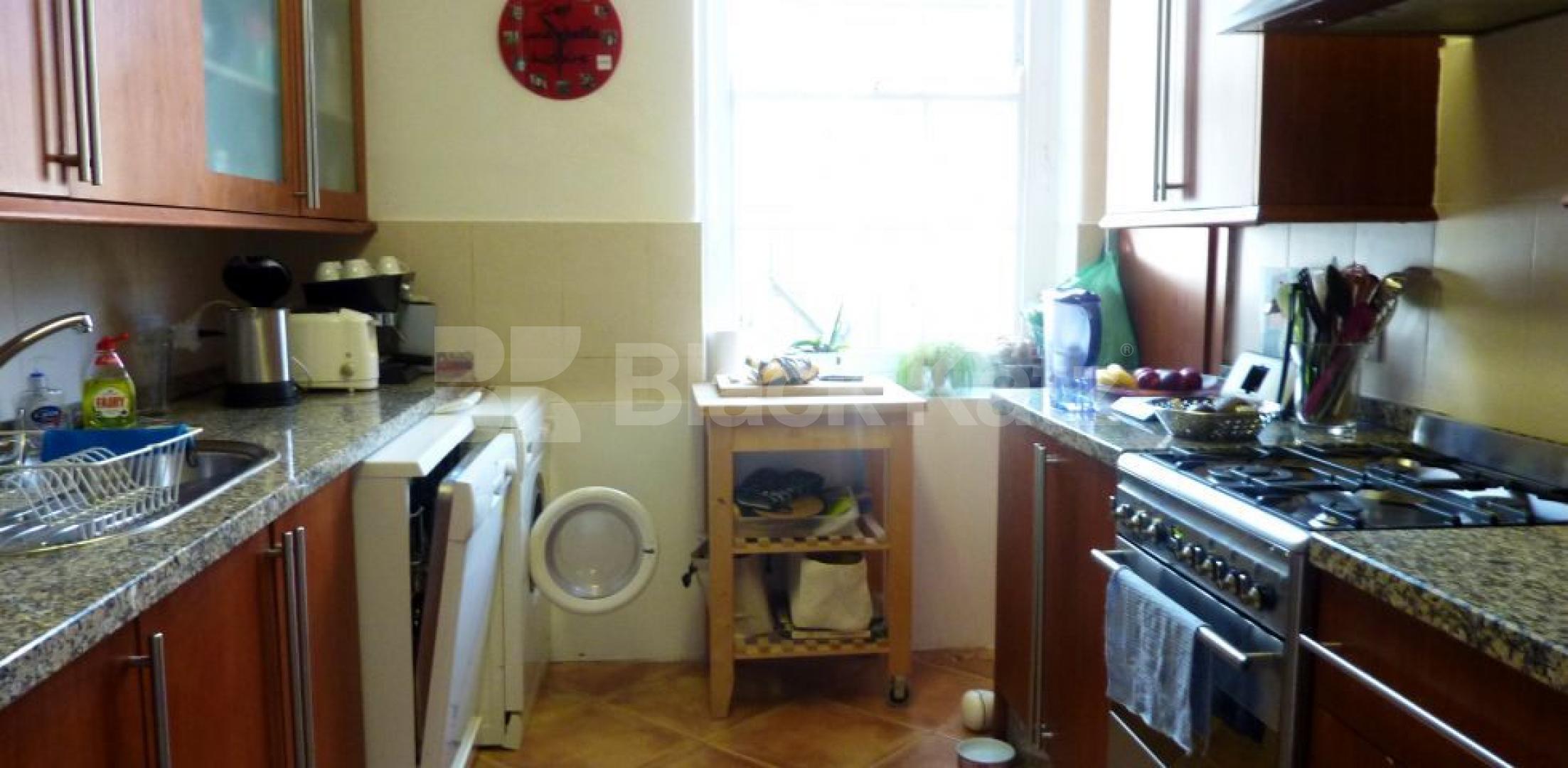 			NEW INSTRUCTION!, 2 Bedroom, 1 bath, 1 reception Flat			 Garden Road, ST JOHNS WOOD